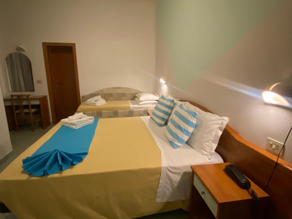 Hotel Villa Caterina Rimini Kültér fotó