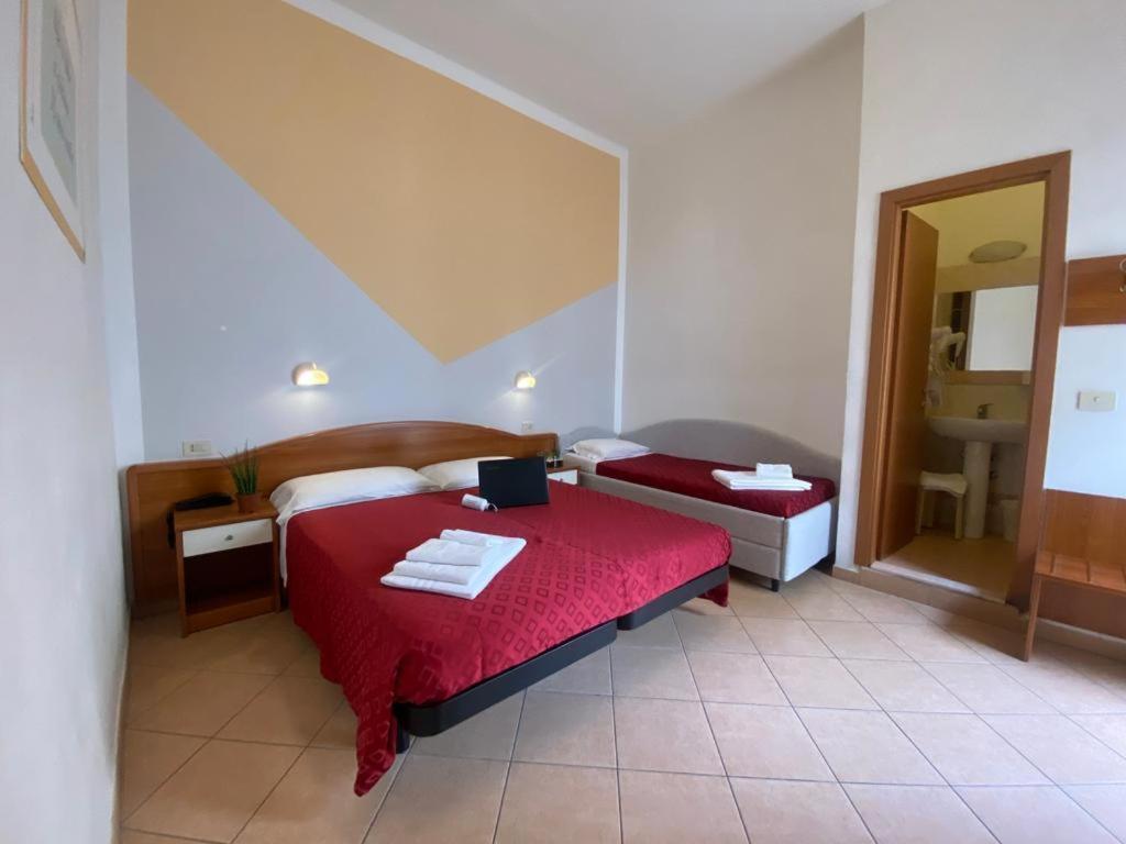 Hotel Villa Caterina Rimini Kültér fotó