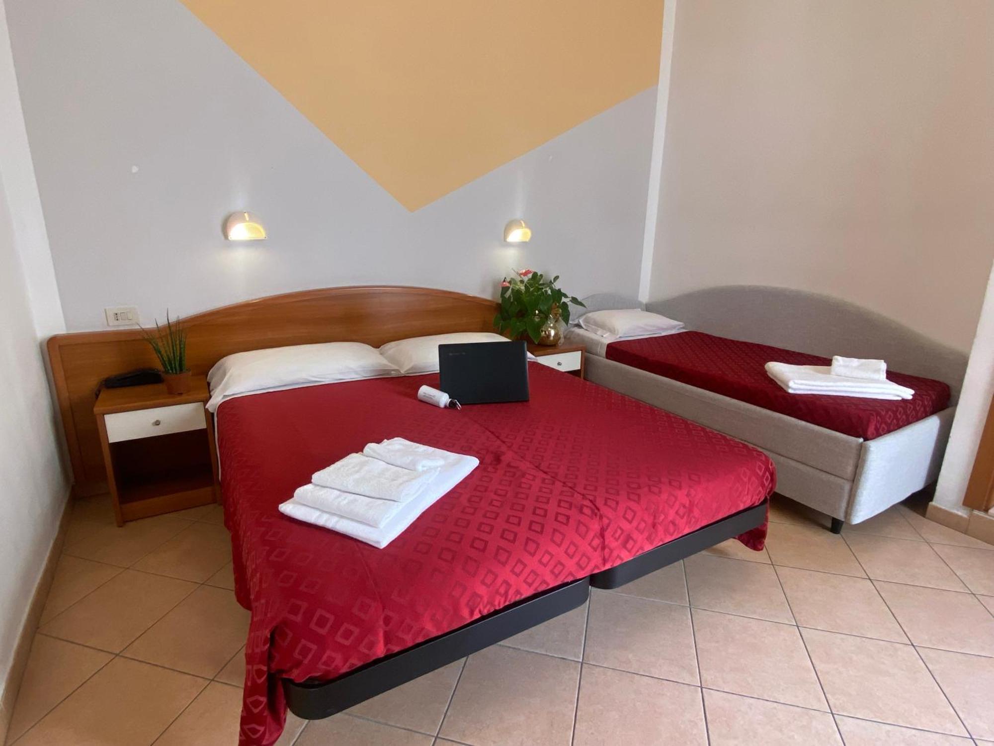 Hotel Villa Caterina Rimini Kültér fotó