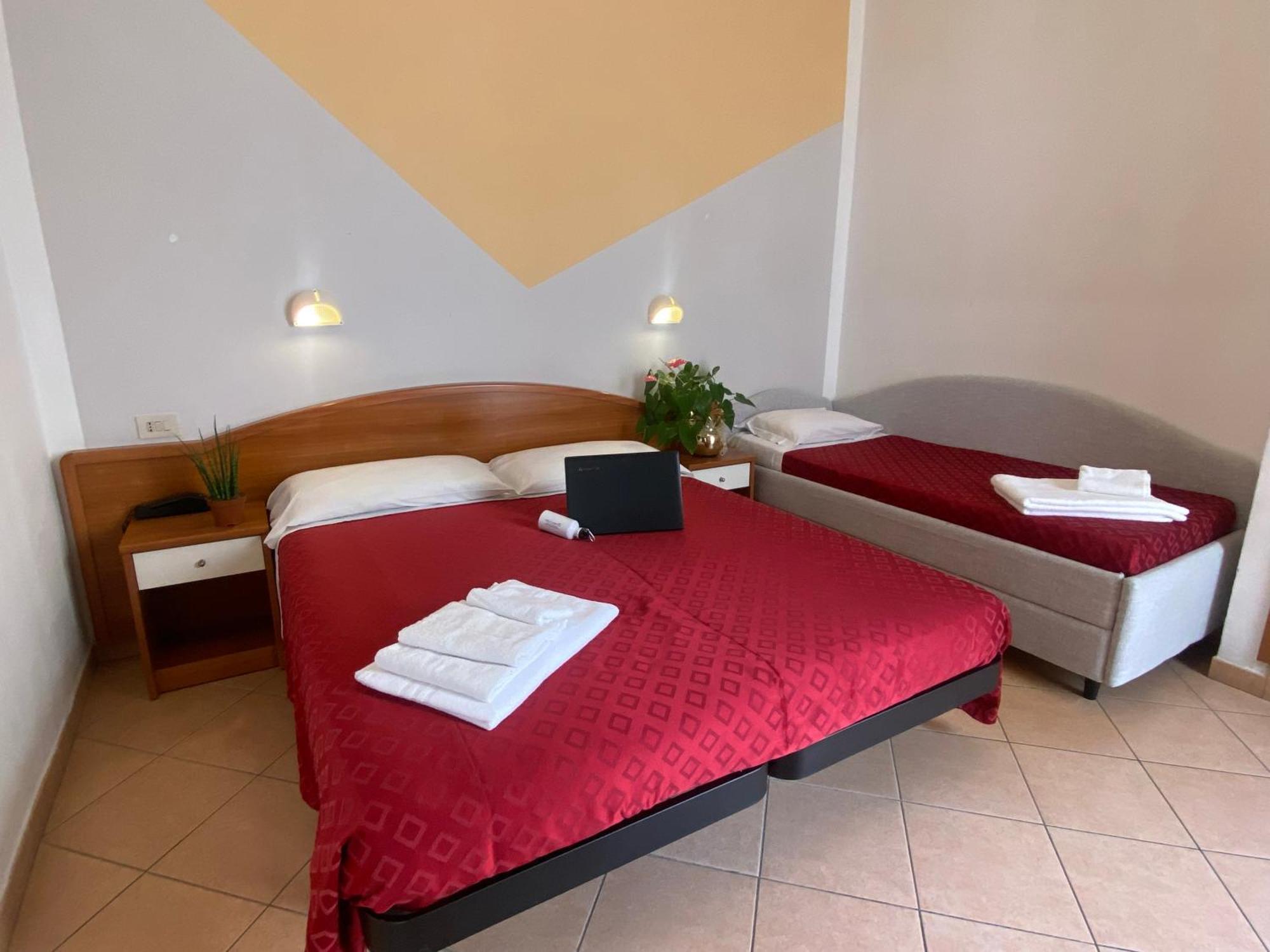 Hotel Villa Caterina Rimini Kültér fotó