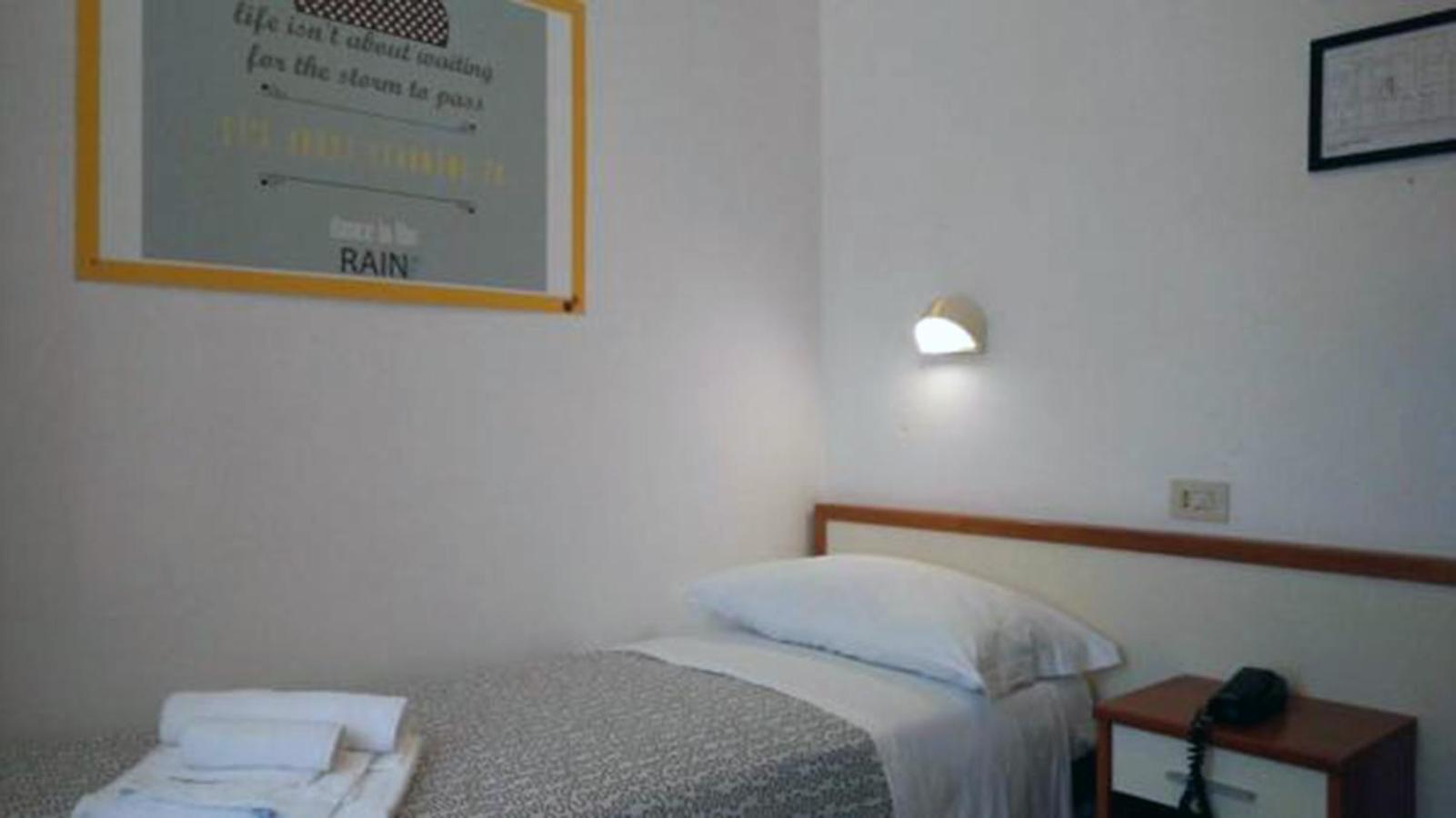 Hotel Villa Caterina Rimini Kültér fotó