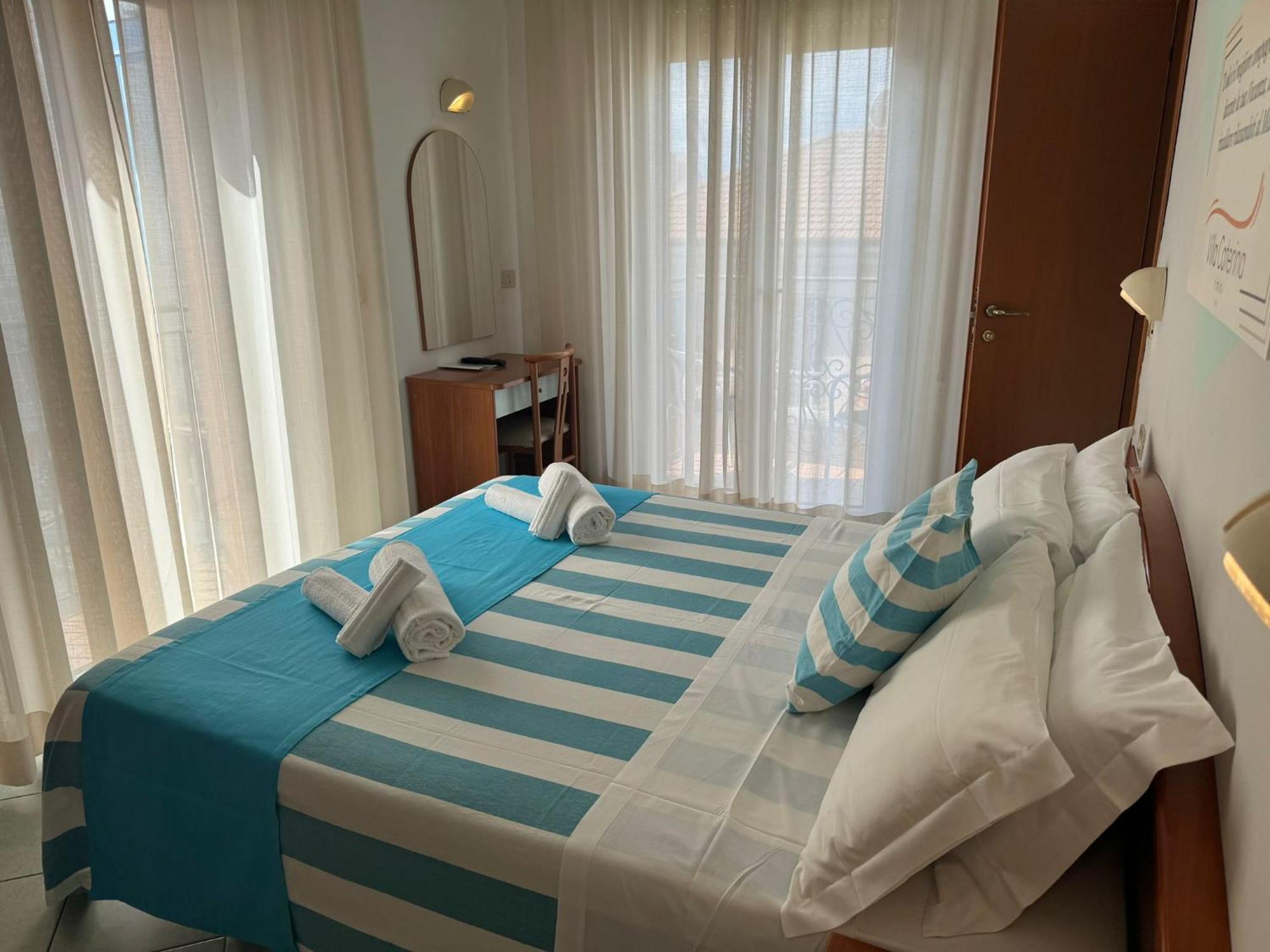 Hotel Villa Caterina Rimini Kültér fotó