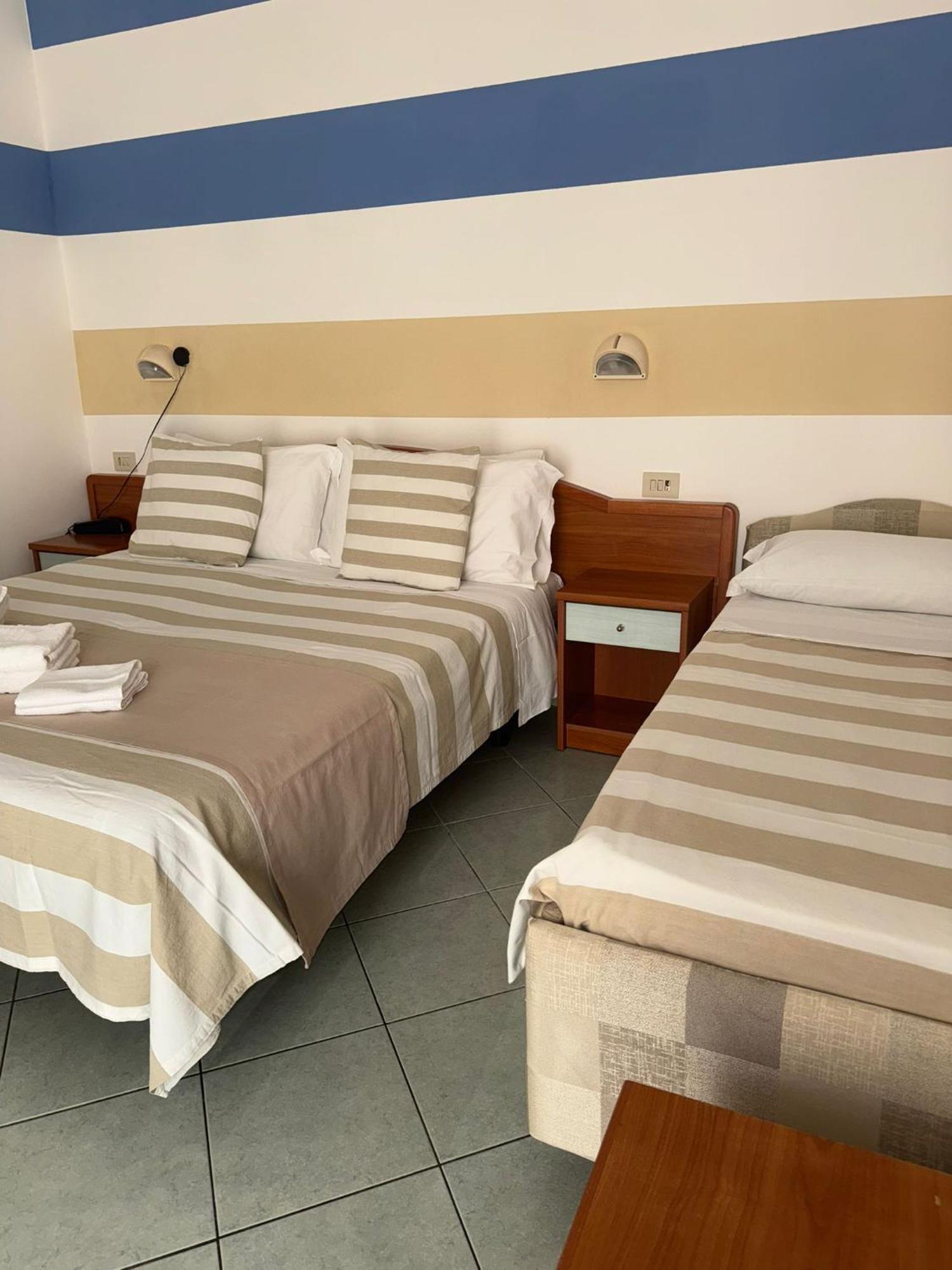 Hotel Villa Caterina Rimini Kültér fotó