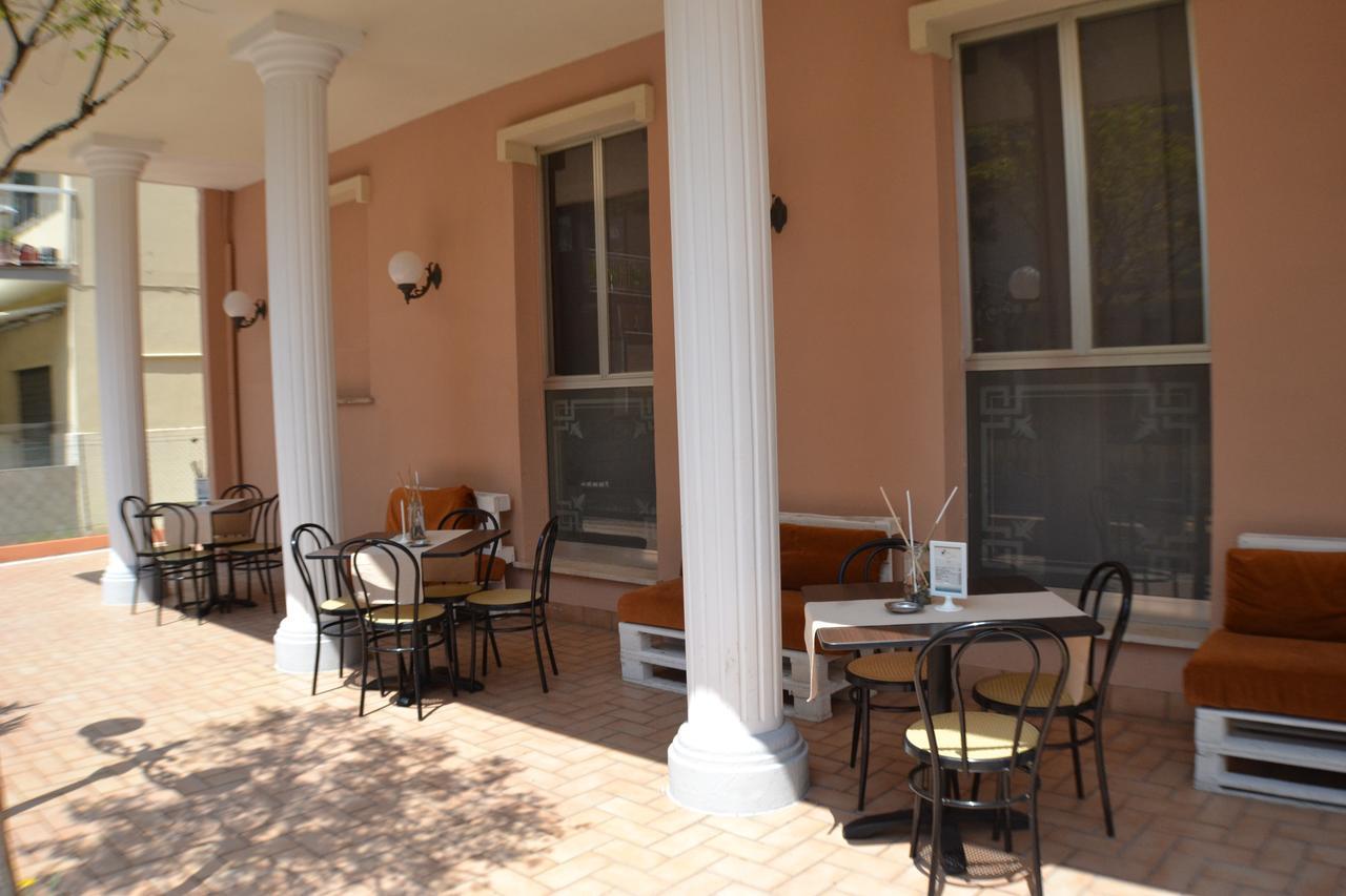 Hotel Villa Caterina Rimini Kültér fotó
